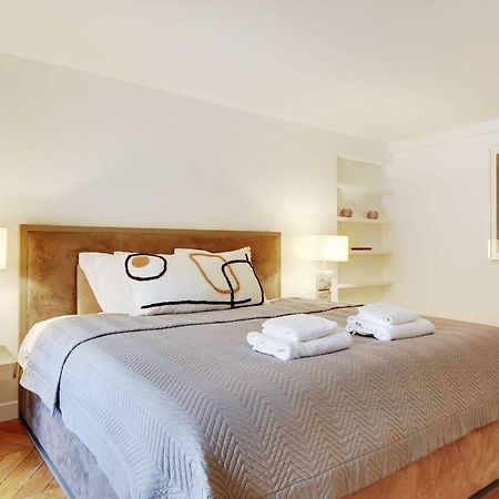 Elegant Apartment - 2Bd-6P - Avenue Montaigne Париж Екстериор снимка