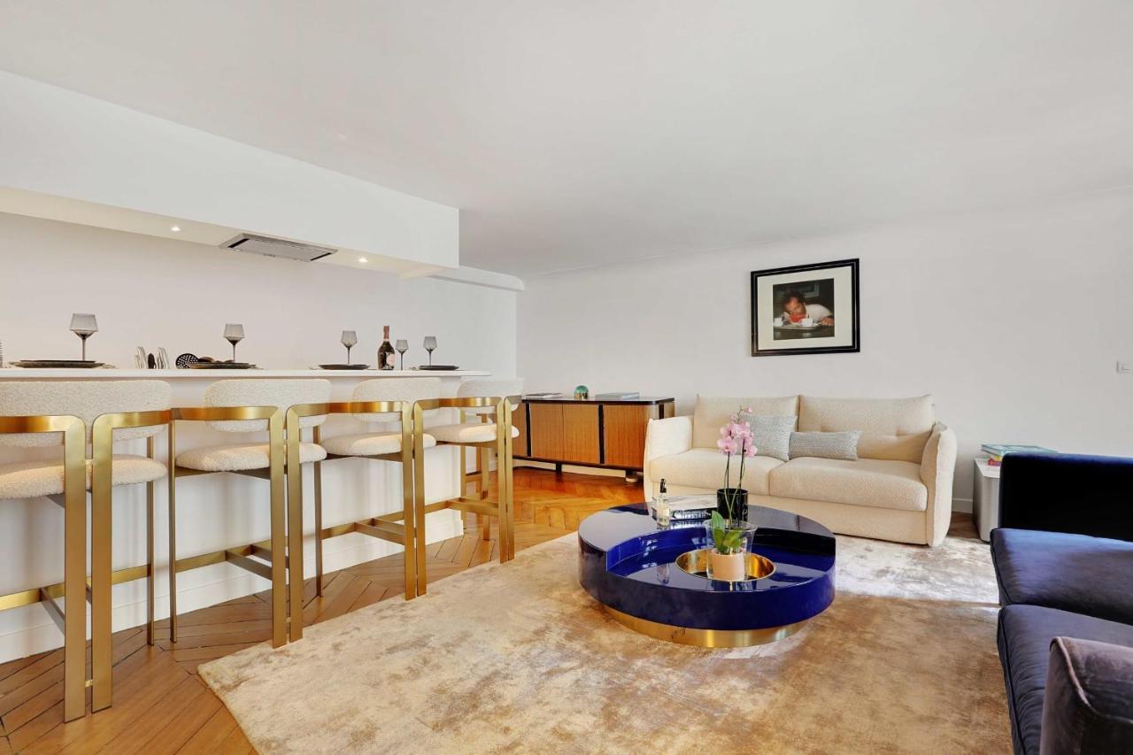 Elegant Apartment - 2Bd-6P - Avenue Montaigne Париж Екстериор снимка