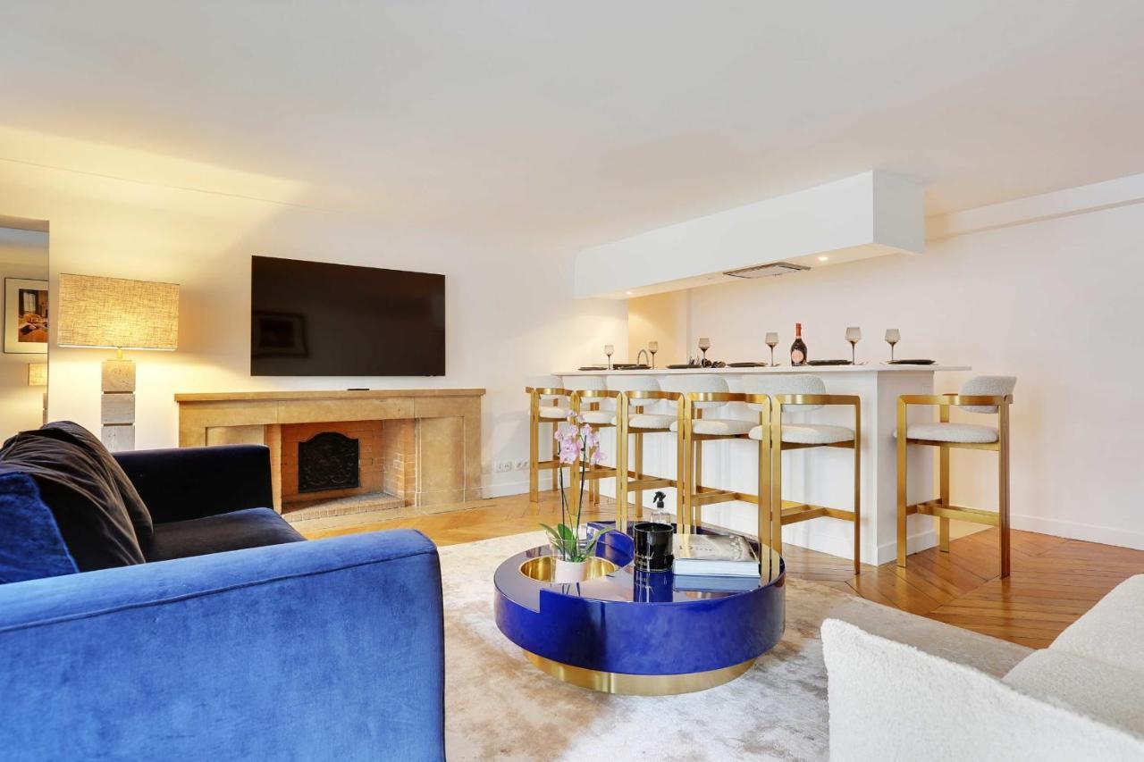 Elegant Apartment - 2Bd-6P - Avenue Montaigne Париж Екстериор снимка