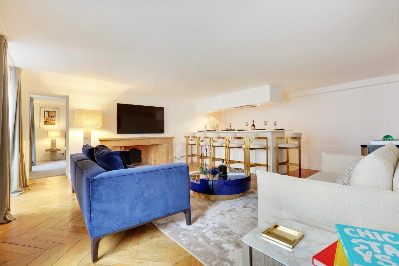 Elegant Apartment - 2Bd-6P - Avenue Montaigne Париж Екстериор снимка