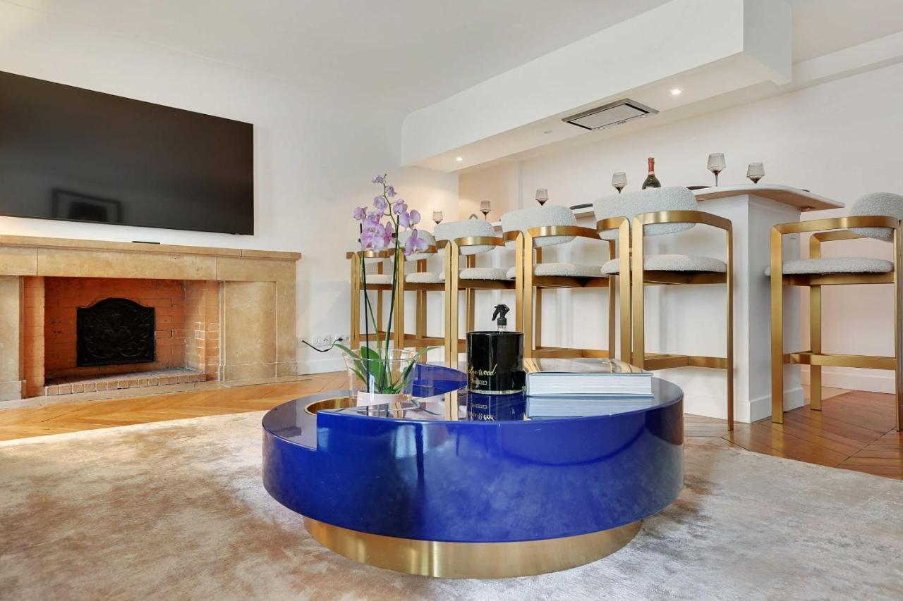 Elegant Apartment - 2Bd-6P - Avenue Montaigne Париж Екстериор снимка