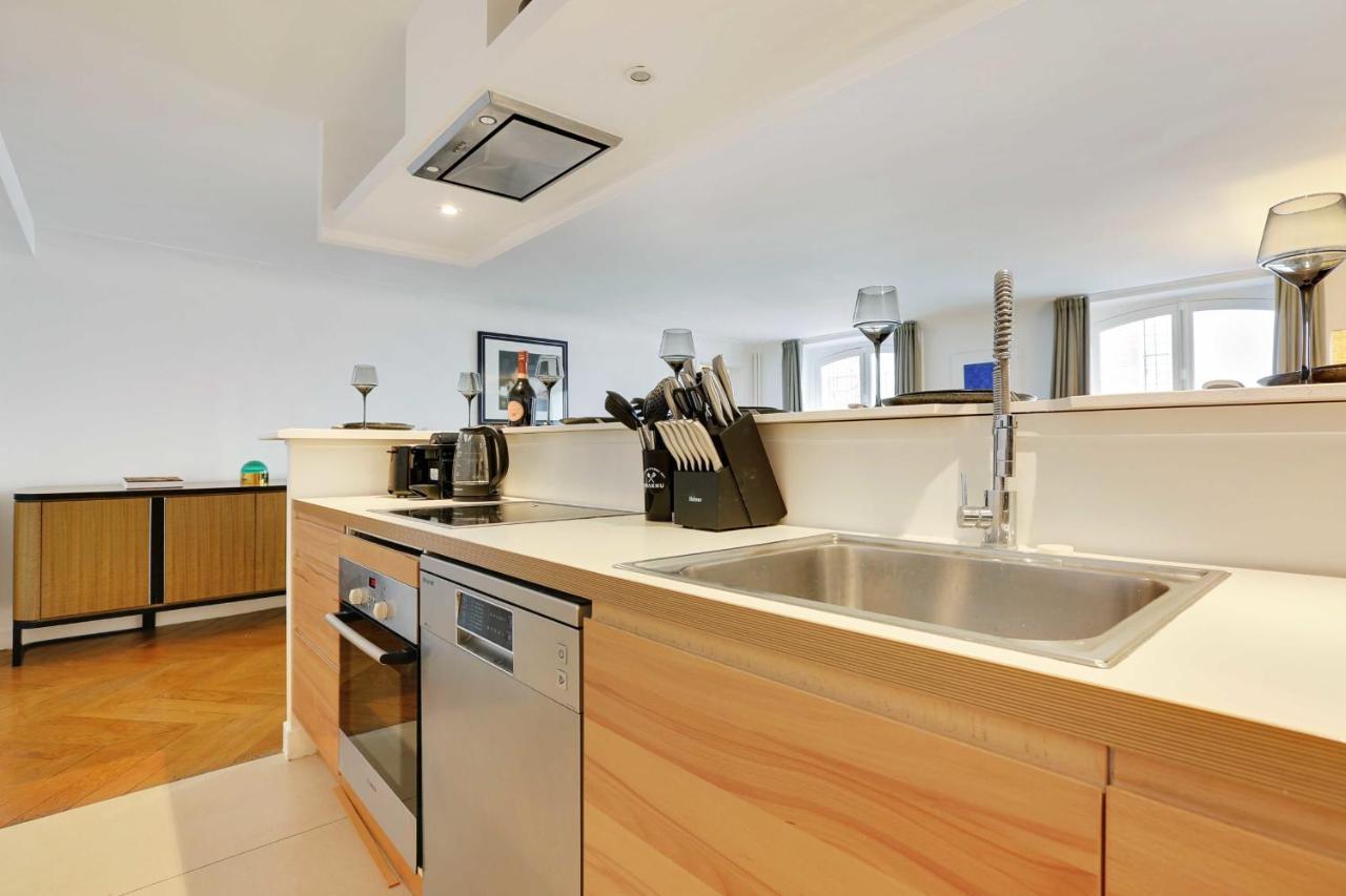 Elegant Apartment - 2Bd-6P - Avenue Montaigne Париж Екстериор снимка