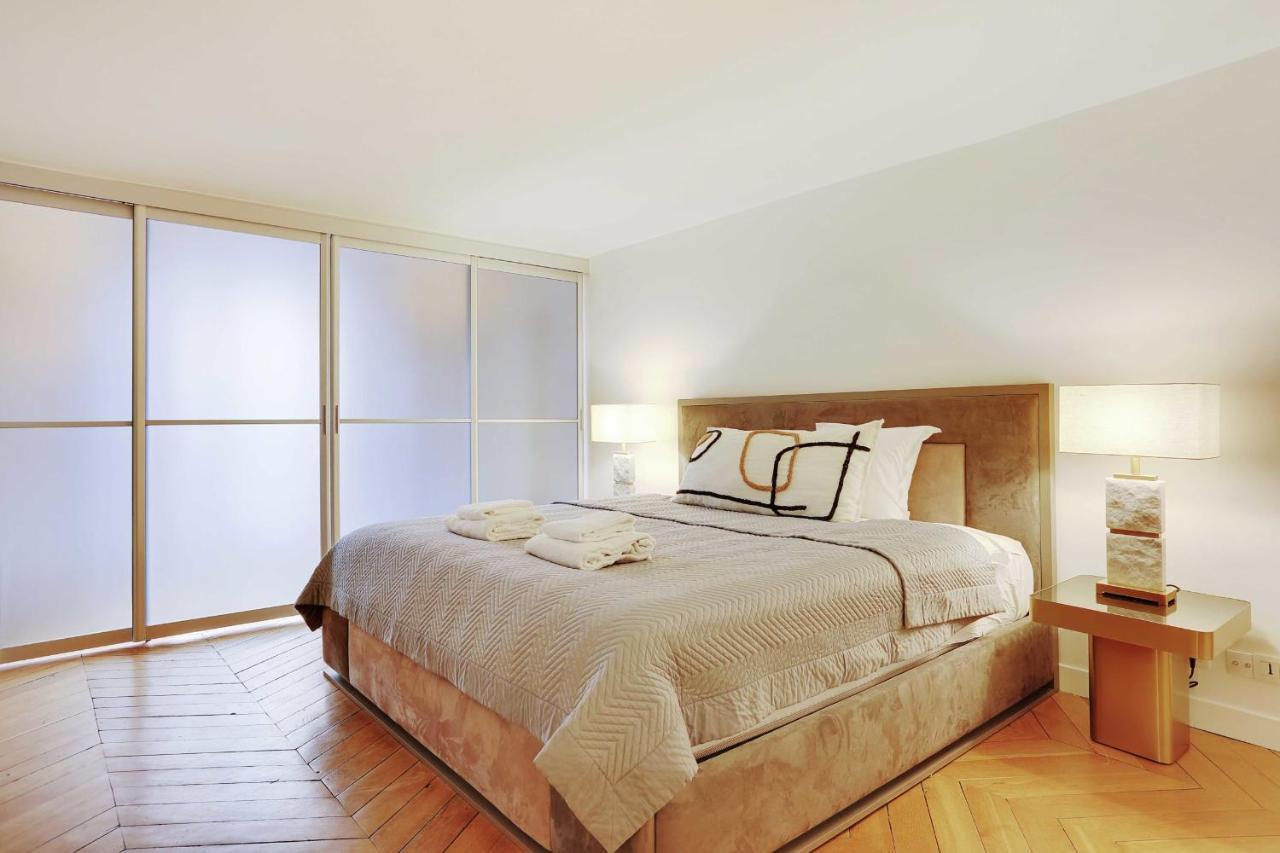 Elegant Apartment - 2Bd-6P - Avenue Montaigne Париж Екстериор снимка