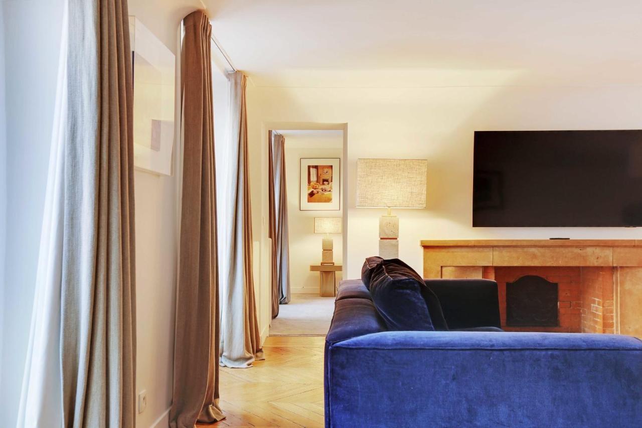 Elegant Apartment - 2Bd-6P - Avenue Montaigne Париж Екстериор снимка